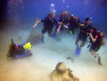 group diving.jpg